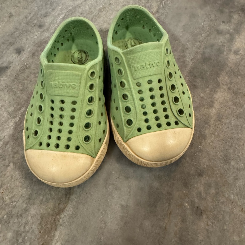 Native Kids Slip-On Water Shoes in Light Green and Cream